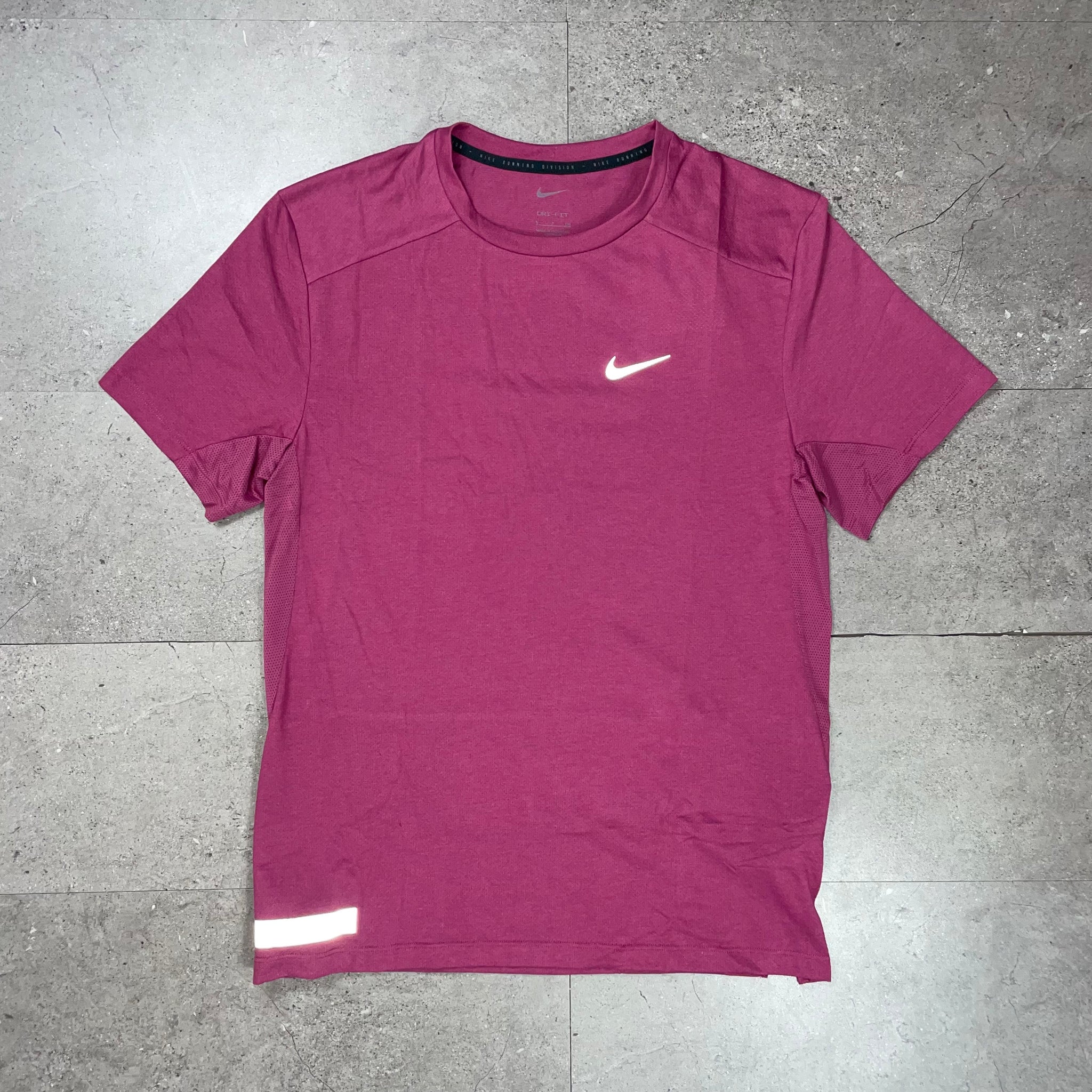 Nike Run Division T-shirt ‘Burgandy’